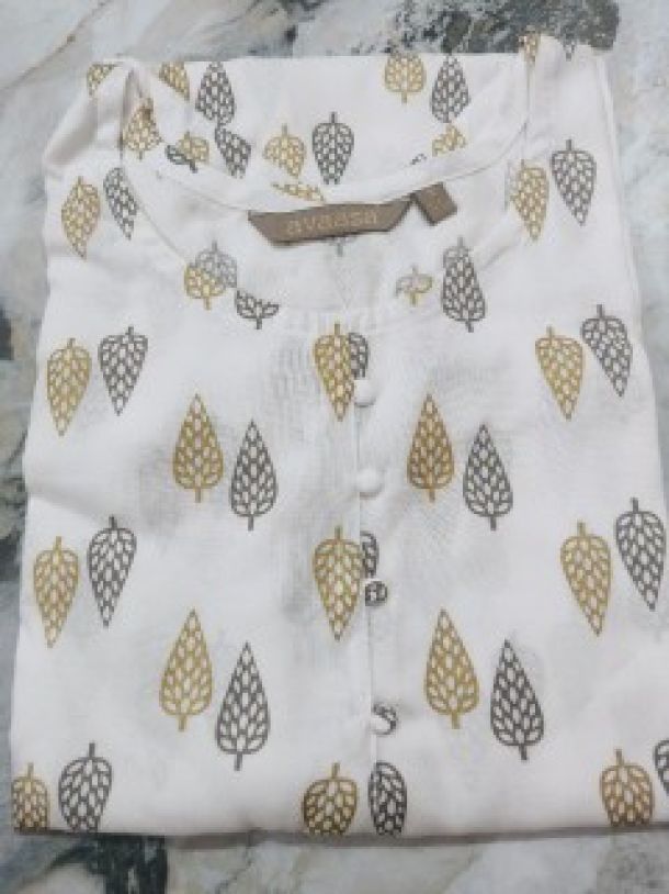 Avaasa straight cut cotton kurti